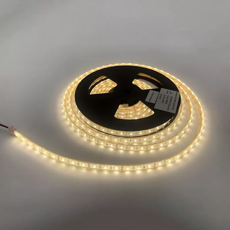 Hogyan kell telepíteni a LED -es fénycsíkokat